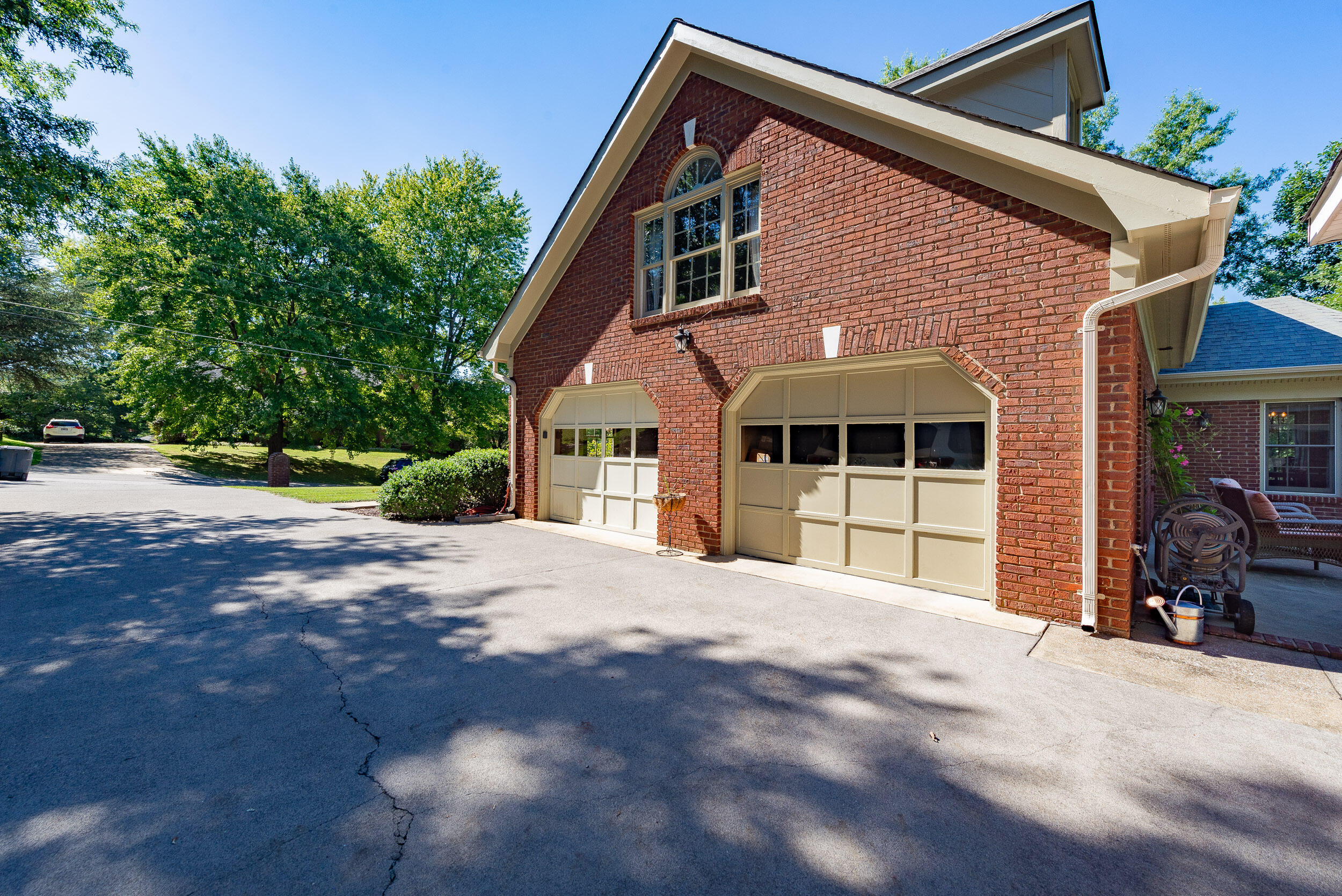 101 Partridge Place Kingsport, TN 37663 - Photo 10 of 50 Garage