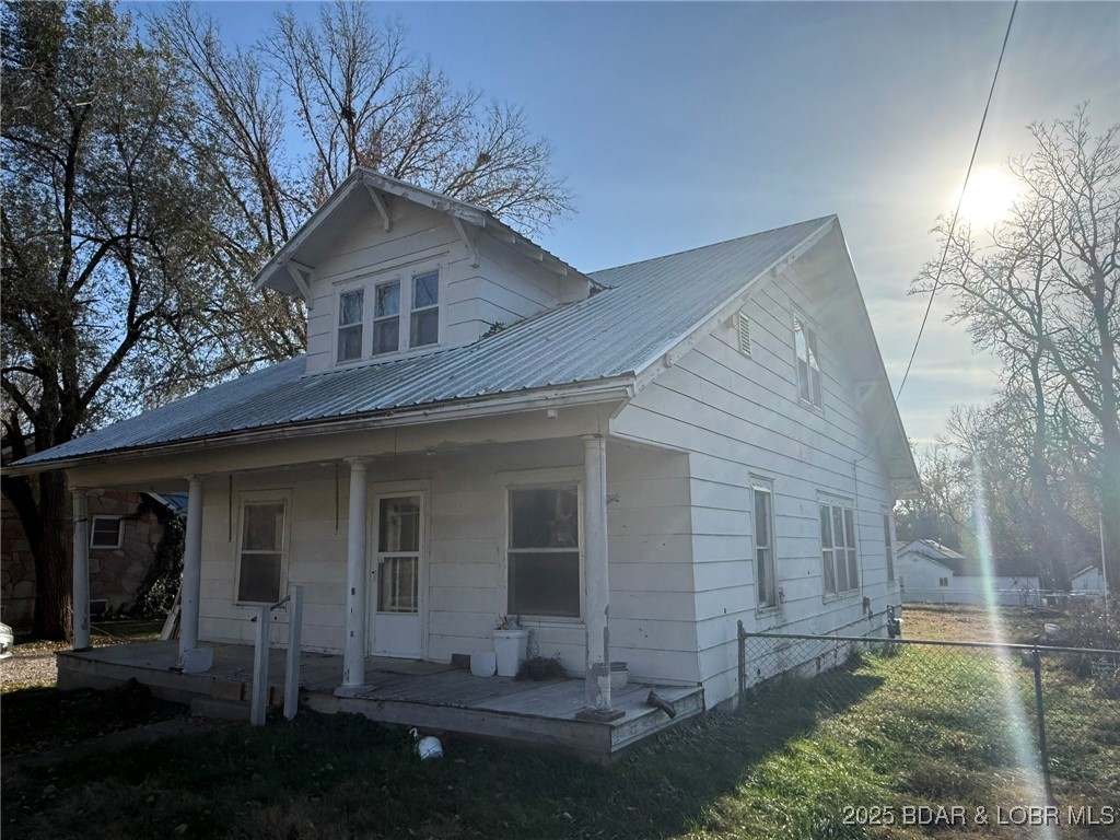 331 East Jackson Street Warsaw, MO 65355 - Photo 2 of 24