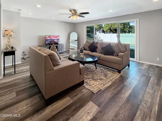 $1,320,000 | 91 Calle Escalon, Camarillo, CA 93010