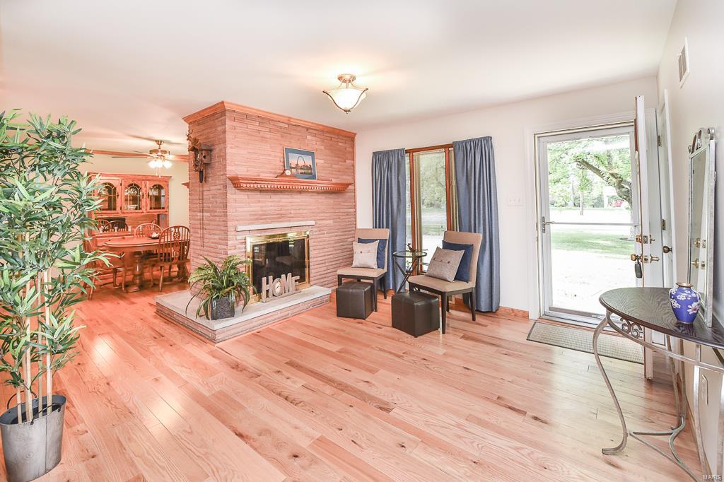 5382 Kerth Road St. Louis, MO 63128 - Photo 12 of 63 Gallery Image 12