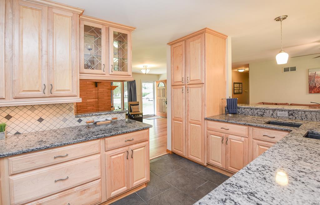 5382 Kerth Road St. Louis, MO 63128 - Photo 20 of 63 Gallery Image 20