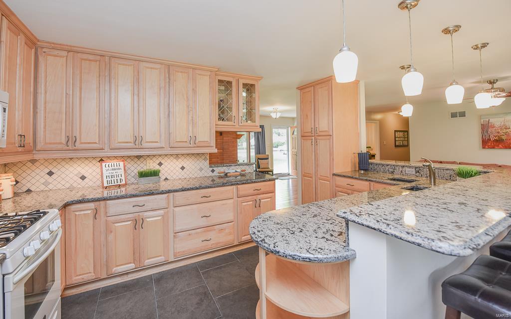 5382 Kerth Road St. Louis, MO 63128 - Photo 23 of 63 Gallery Image 23