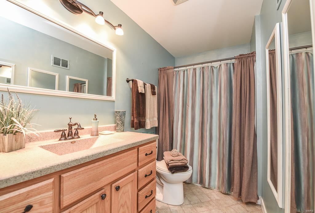 5382 Kerth Road St. Louis, MO 63128 - Photo 34 of 63 Gallery Image 34