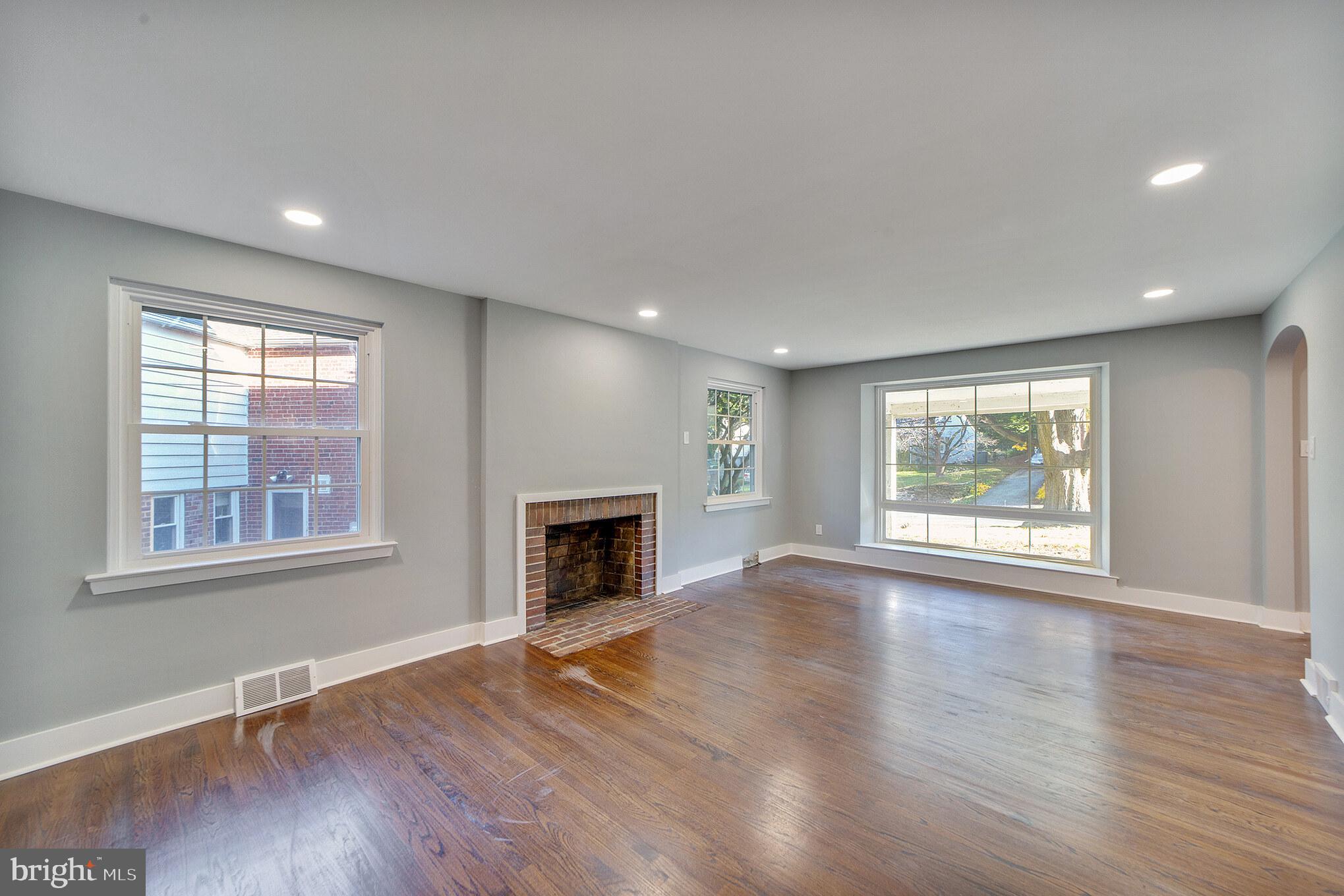 554 Manayunk Road Merion Station, PA 19066 - Photo 6 of 35