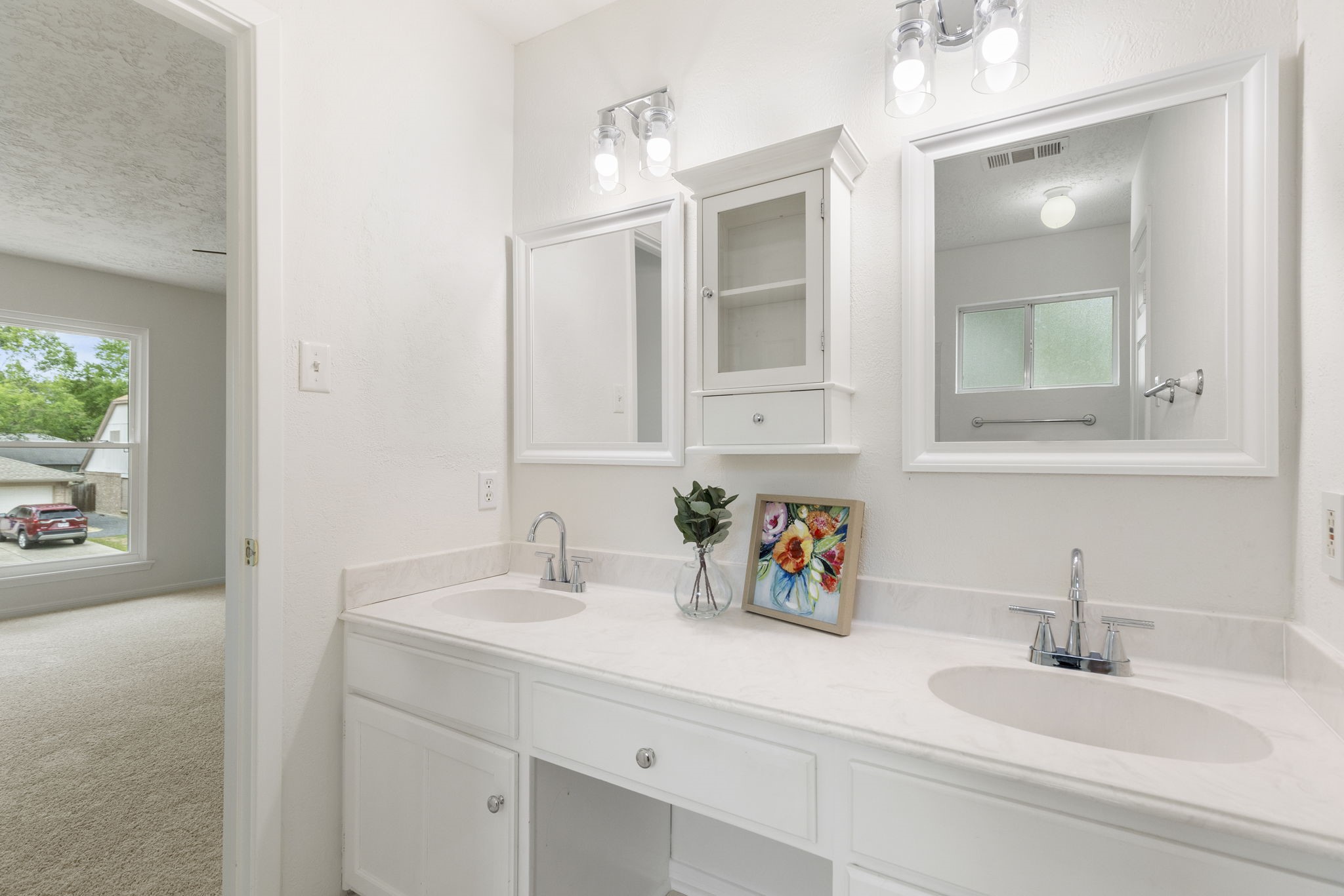 4715 Towermont Lane Spring, TX 77388 - Photo 18 of 35 Seller has also upgraded to new faucets.