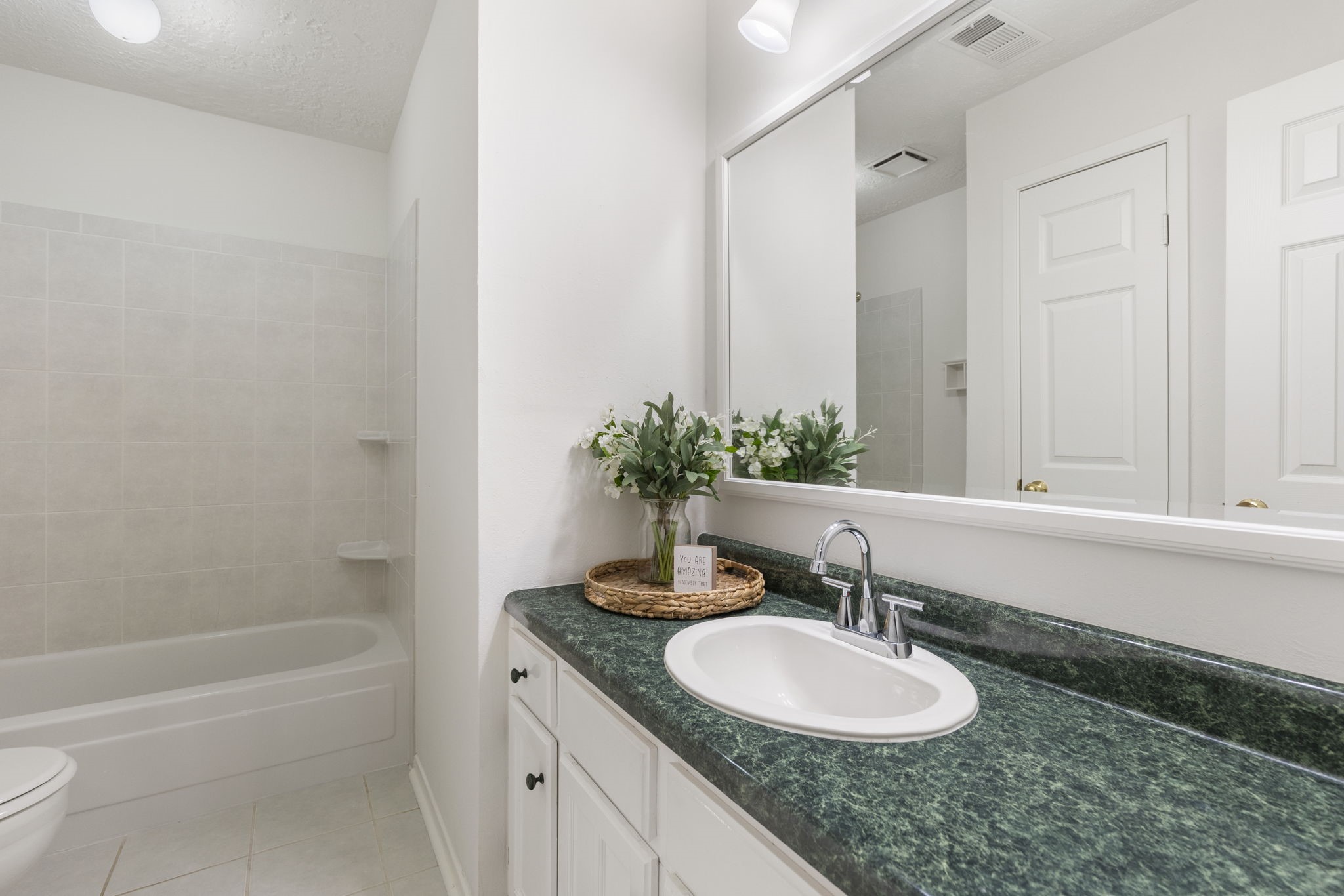 4715 Towermont Lane Spring, TX 77388 - Photo 22 of 35 2ndary bathroom upstairs.