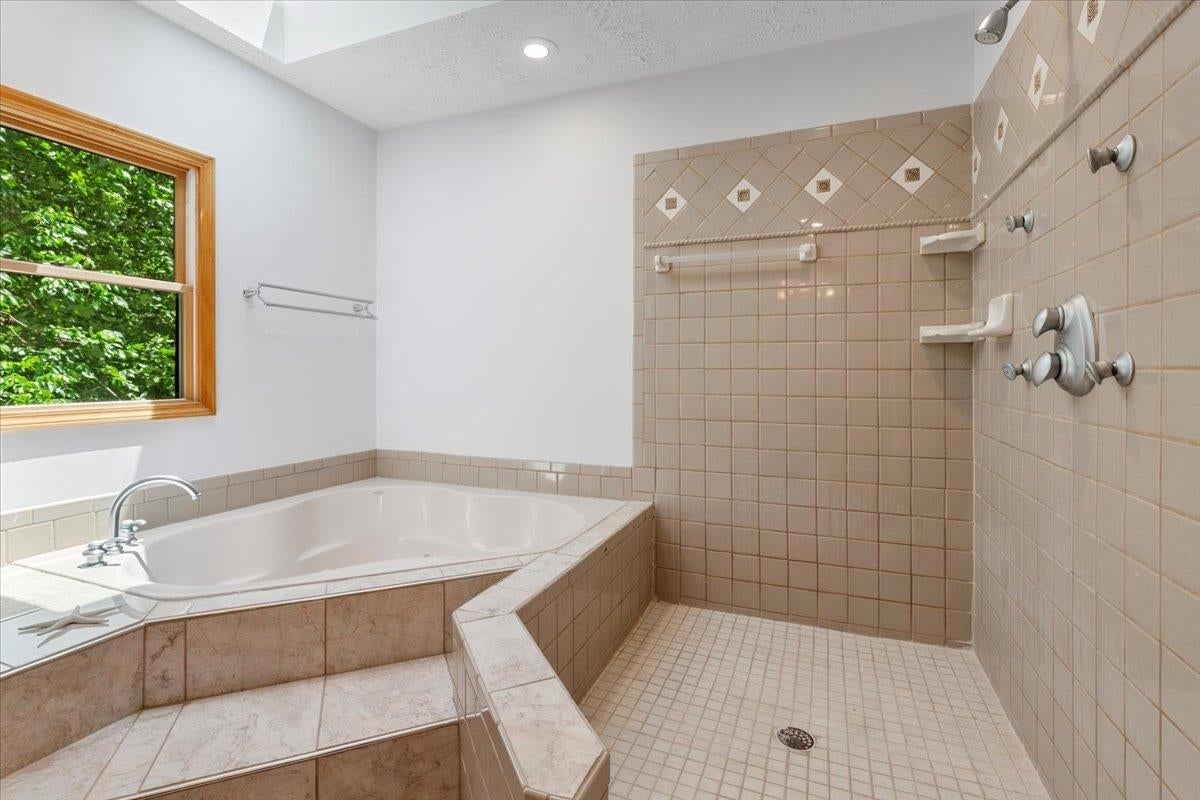 4743 Twin Coves Road Radford, VA 24141 - Photo 22 of 82 Gallery Image 22