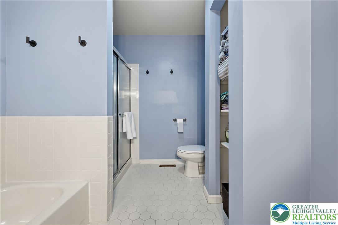 309 Hill Road Whitehall, PA 18052 - Photo 29 of 31