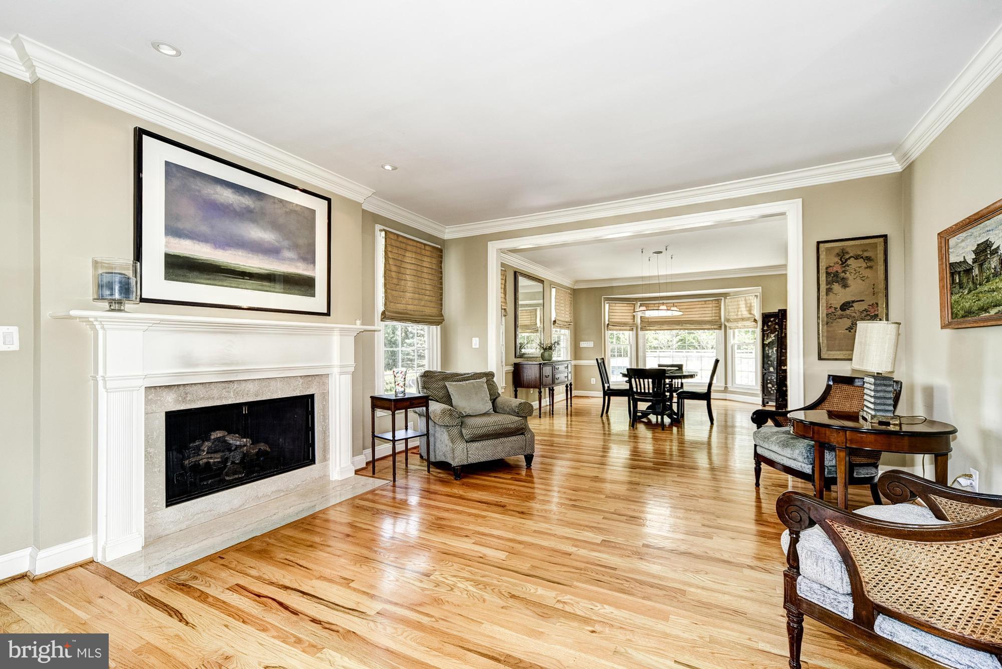 1511 Linthicum Road Dickerson, MD 20842 - Photo 4 of 30 Living Room