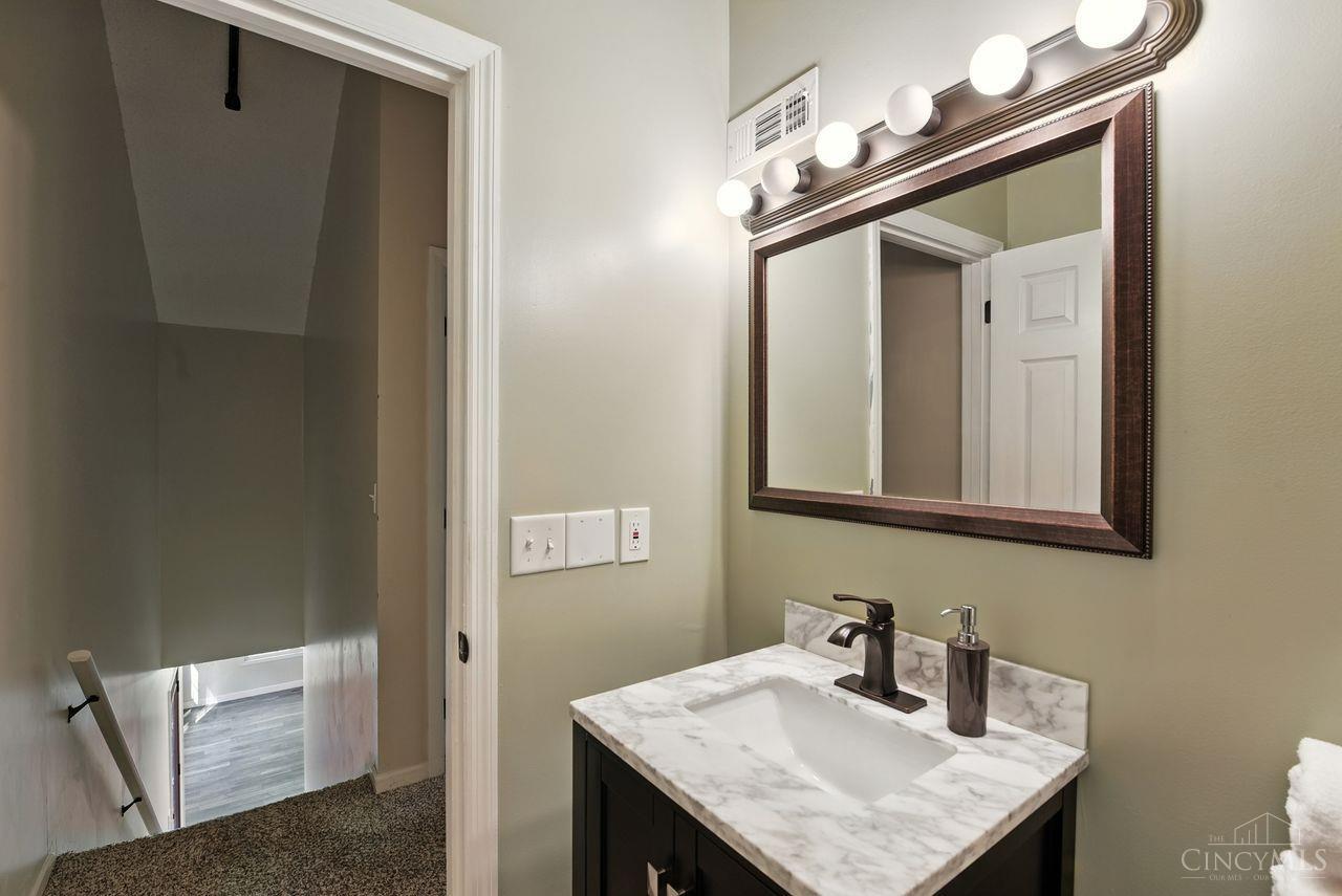 1662 Springdale Road Cincinnati, OH 45231 - Photo 37 of 46