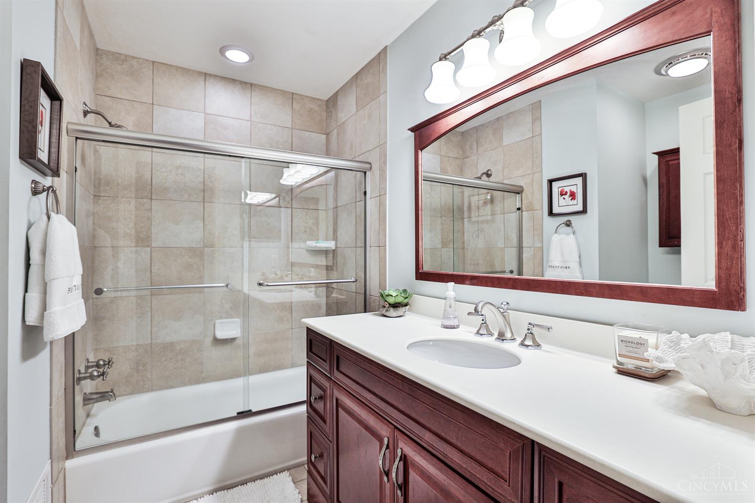 522 Riddle Road Cincinnati, OH 45231 - Photo 43 of 57 Gallery Image 43