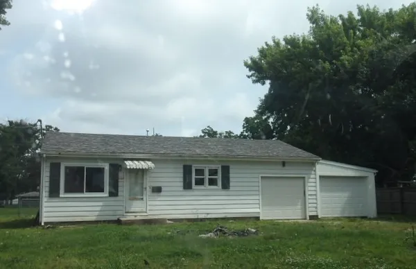 $44,000 | 2003 Cleveland Avenue, Charleston, IL 61920