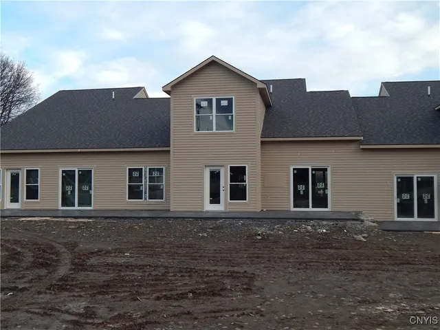 $359,900 | 302 Bunker Hill Way, Syracuse, NY 13207