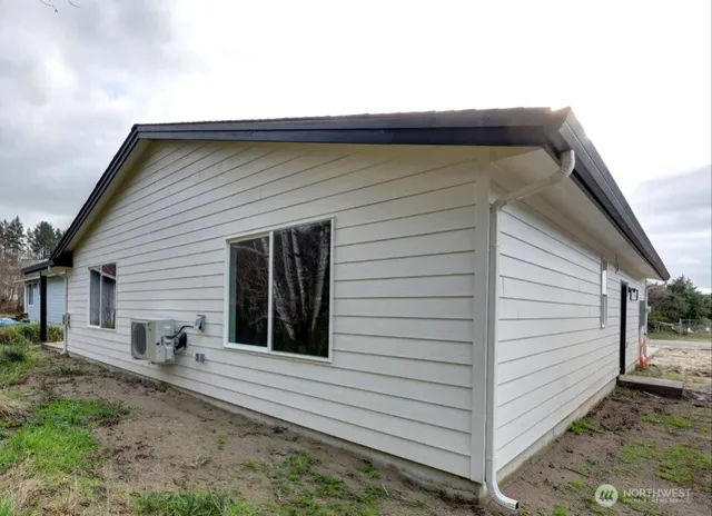 a view of a entrance door of the house