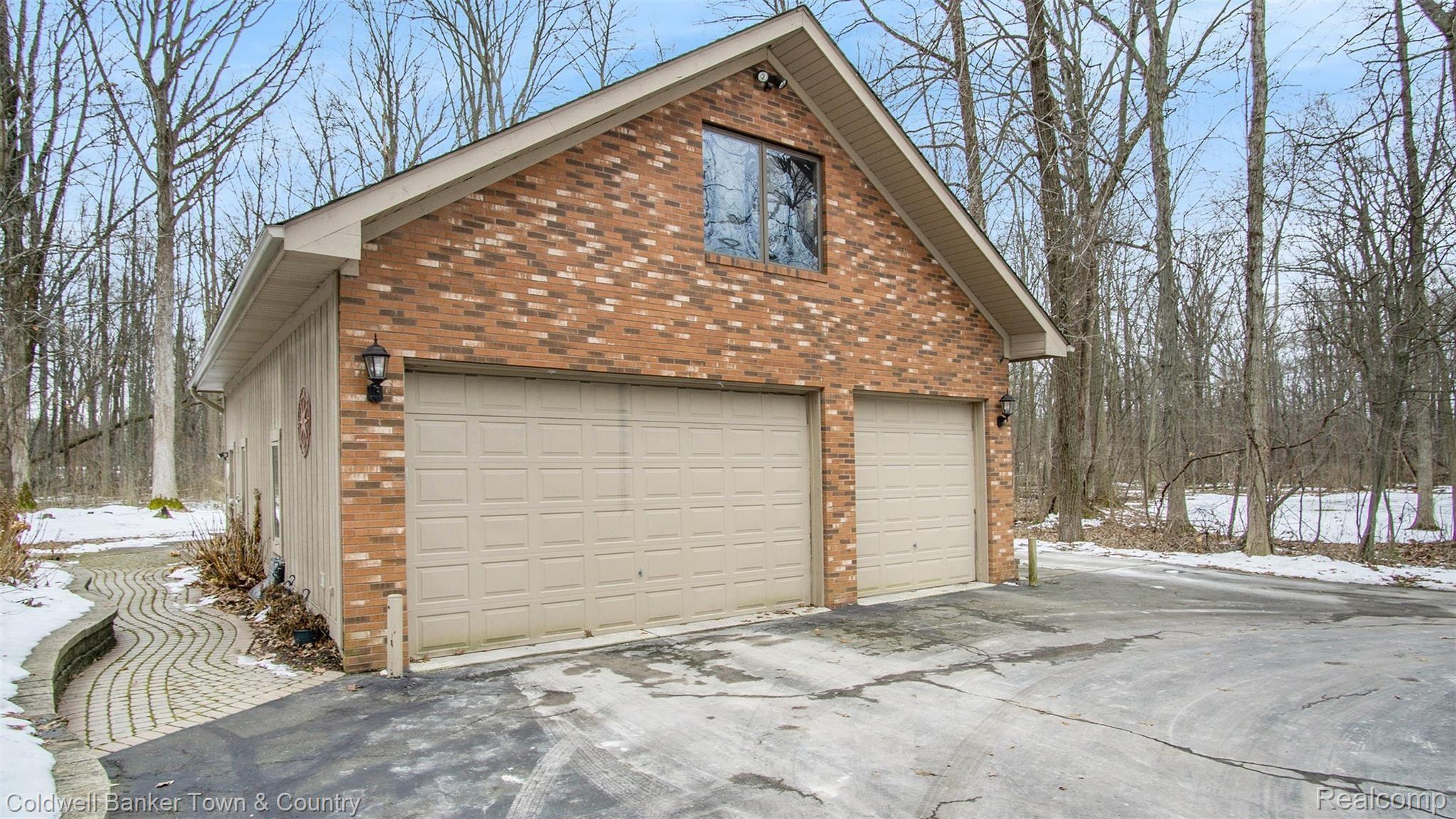 5186 Golf Club Road Howell, MI 48843 - Photo 26 of 30 30'X40' Second Garage plumbed for Heat