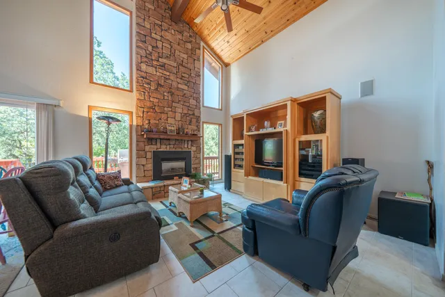 $819,500 | 8846 Goldstone Lane, Redding, CA 96001