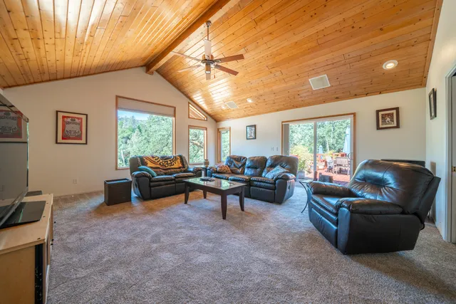 $819,500 | 8846 Goldstone Lane, Redding, CA 96001