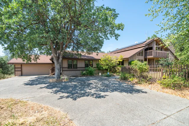 $819,500 | 8846 Goldstone Lane, Redding, CA 96001