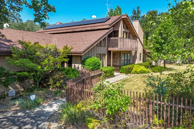 $819,500 | 8846 Goldstone Lane, Redding, CA 96001