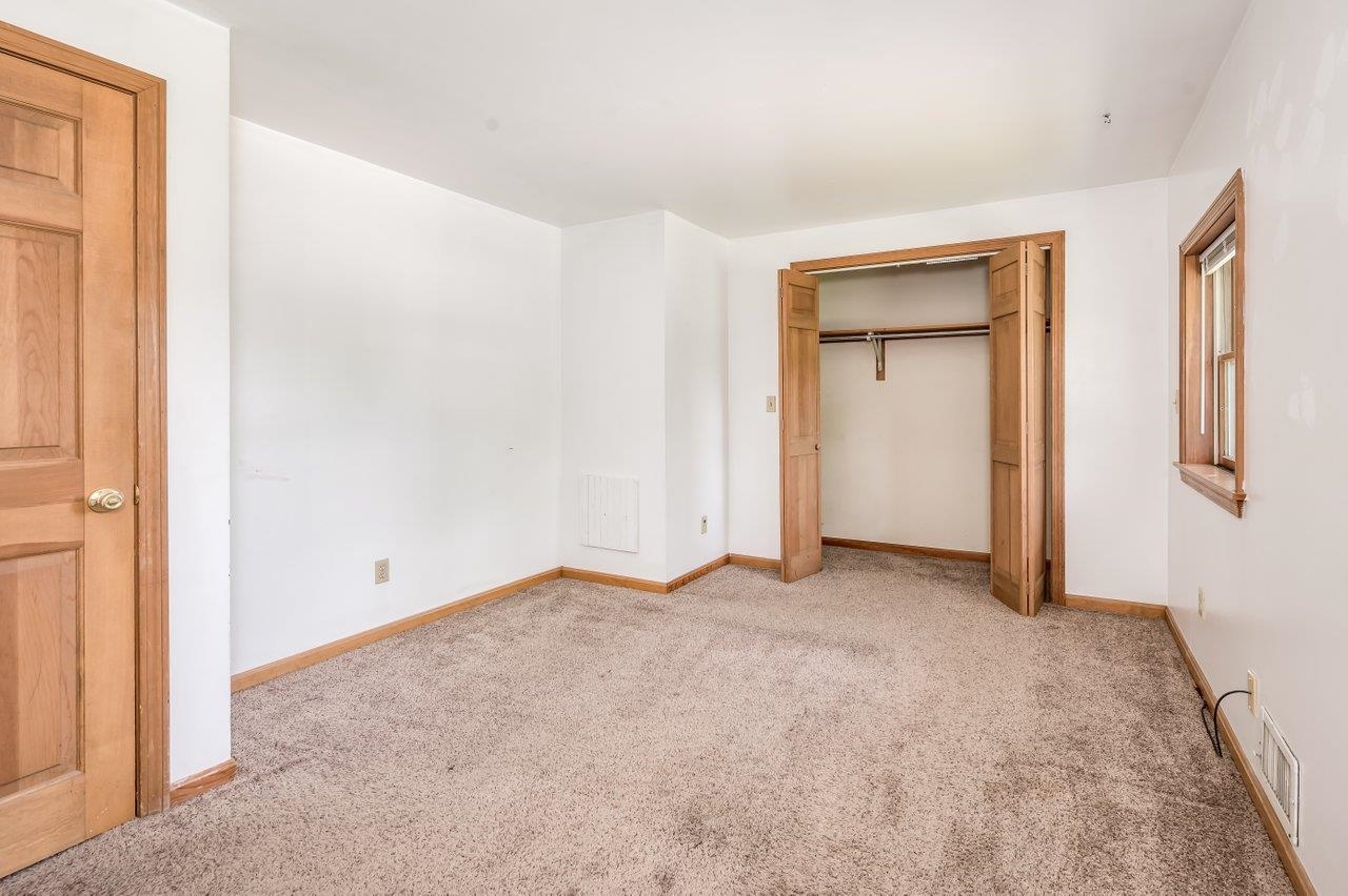 109-111 Whitehall Road Rochester, NH 03868 - Photo 6 of 38