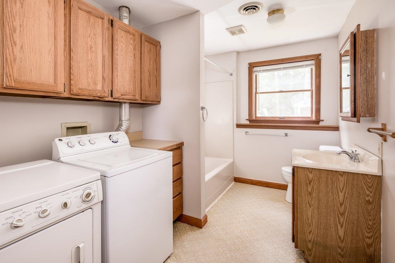 109-111 Whitehall Road Rochester, NH 03868 - Photo 8 of 38