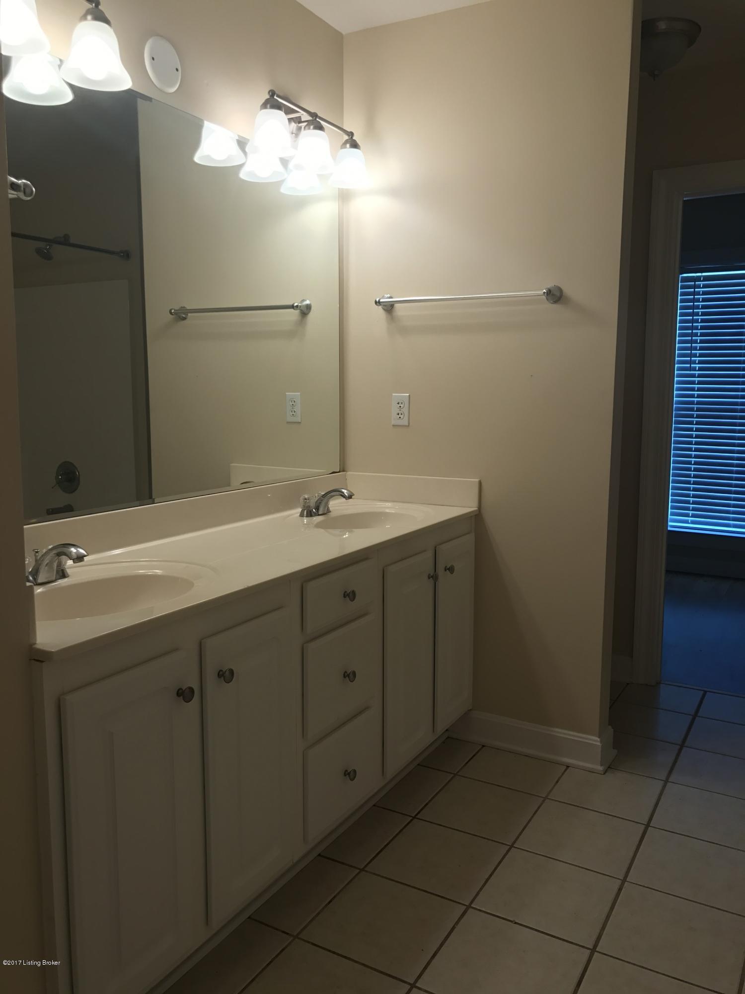 9515 Rustling Tree Way, Unit 101 Louisville, KY 40291 - Photo 12 of 22 IMG_4630