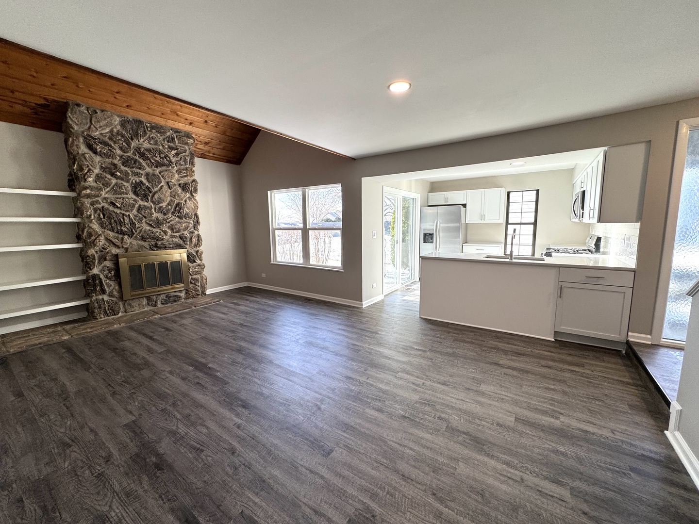 695 Wakefield Road, Unit 695 Gurnee, IL 60031 - Photo 3 of 14