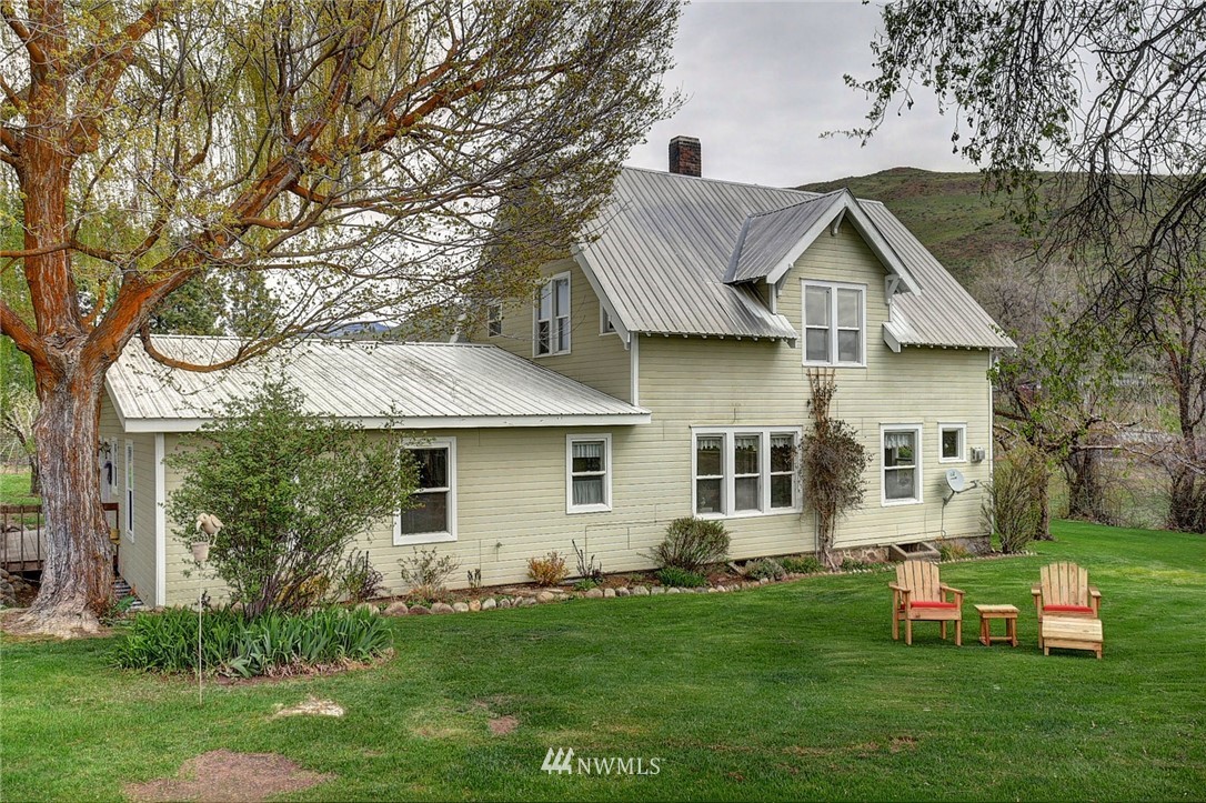 569 Twisp-Winthrop Eastside Road Winthrop, WA 98862 - Photo 2 of 25 Gallery Image 2