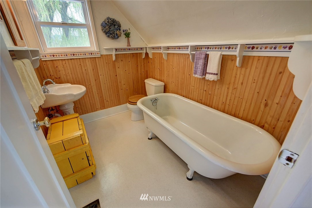 569 Twisp-Winthrop Eastside Road Winthrop, WA 98862 - Photo 17 of 25 Gallery Image 17