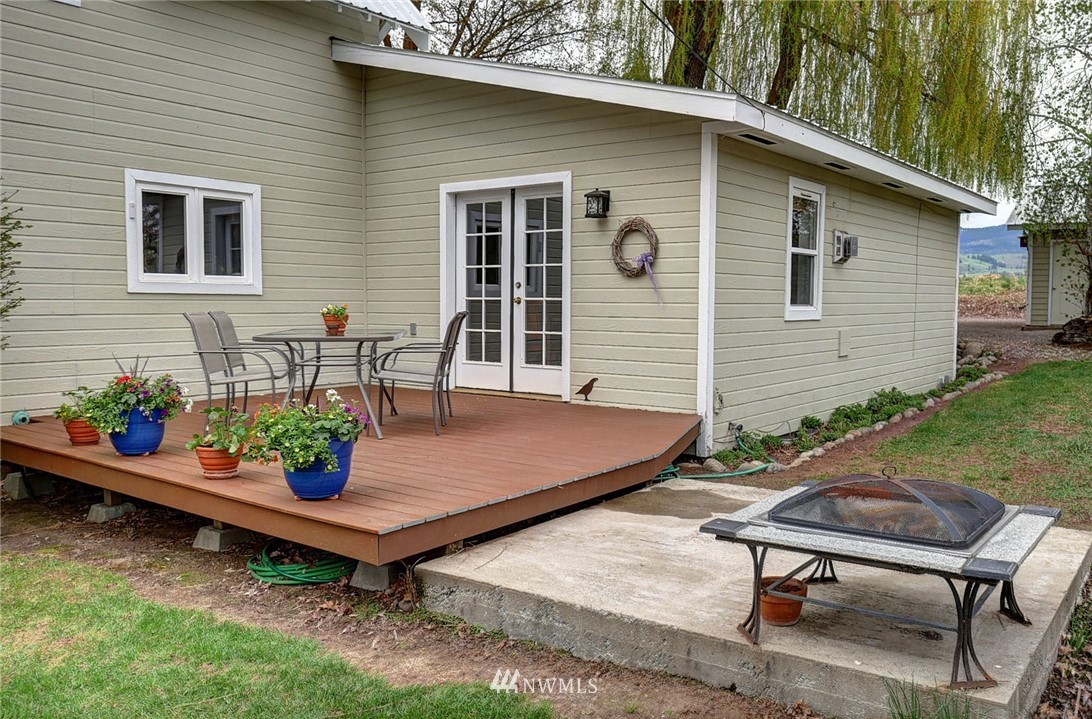569 Twisp-Winthrop Eastside Road Winthrop, WA 98862 - Photo 3 of 25 Gallery Image 3