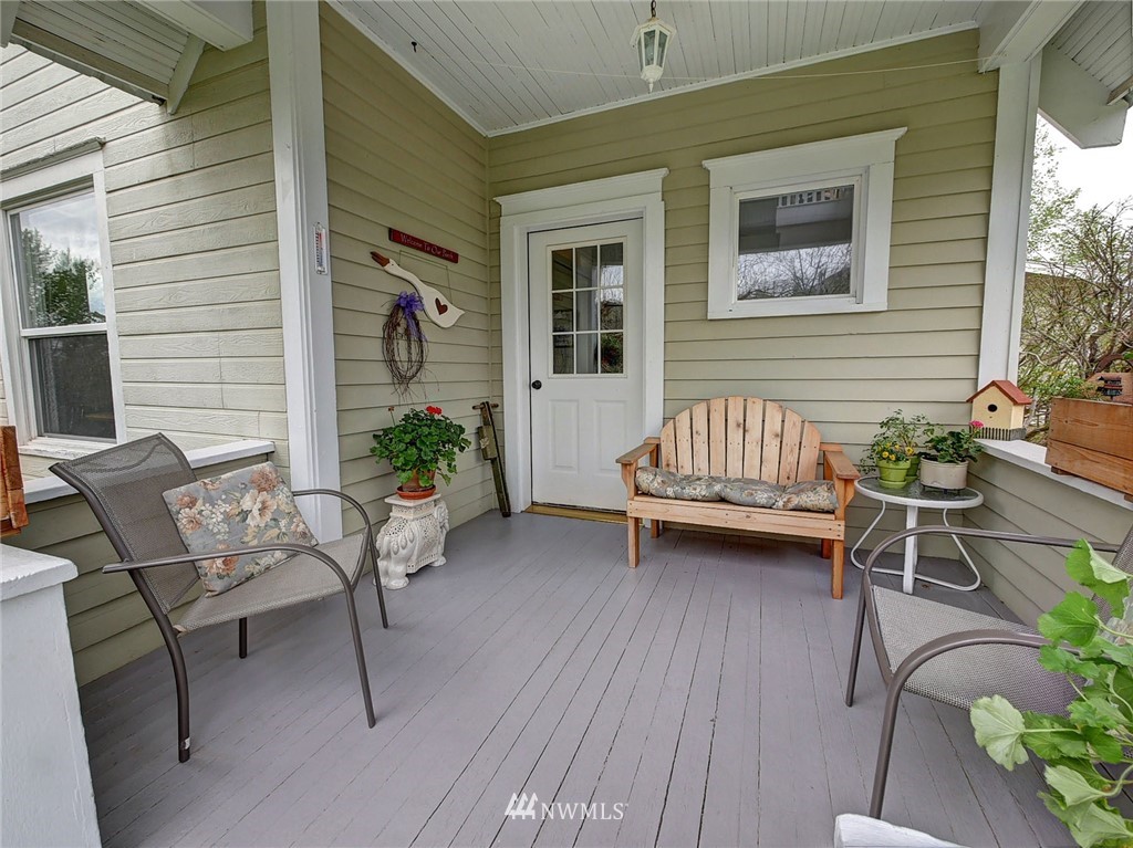 569 Twisp-Winthrop Eastside Road Winthrop, WA 98862 - Photo 4 of 25 Gallery Image 4
