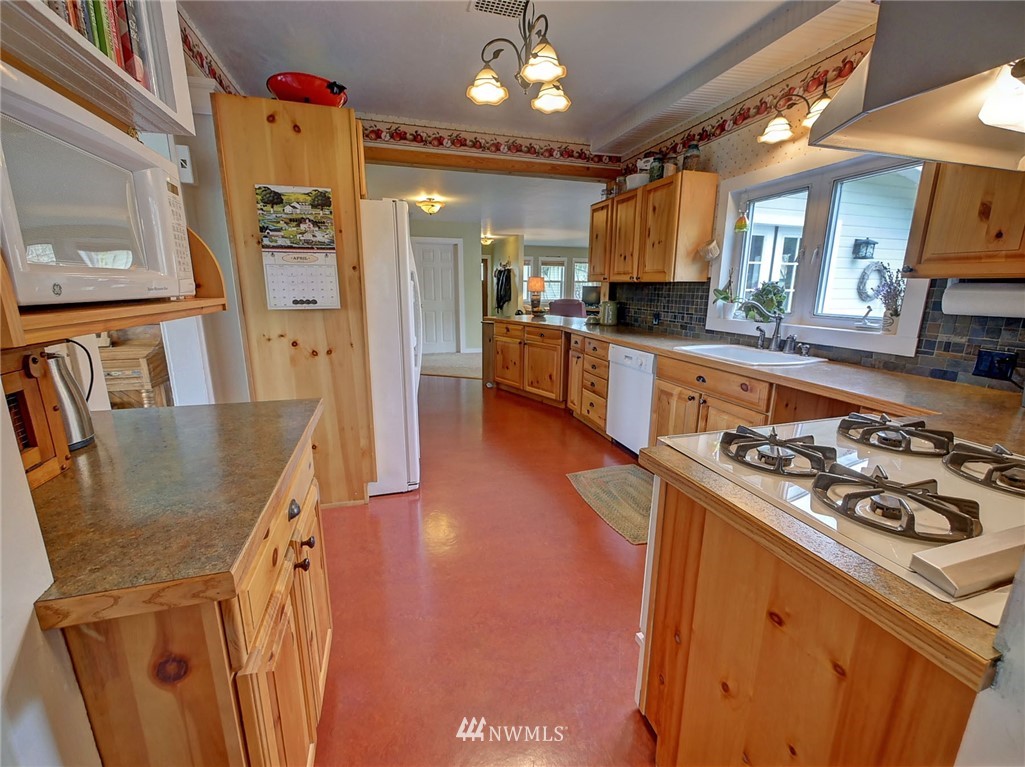 569 Twisp-Winthrop Eastside Road Winthrop, WA 98862 - Photo 6 of 25 Gallery Image 6