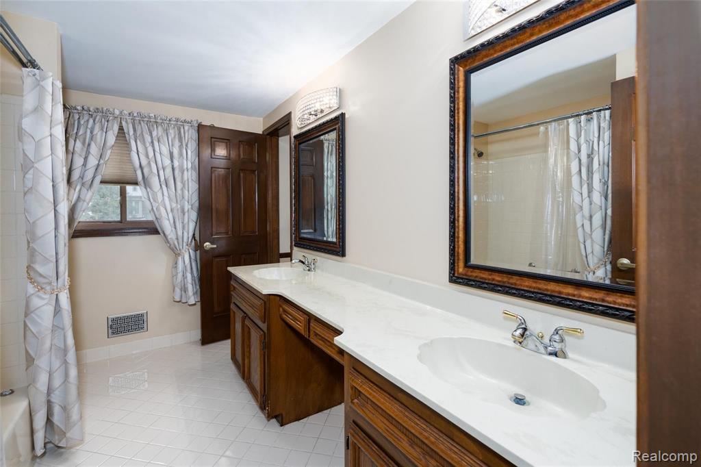 876 Snowmass Drive Rochester Hills, MI 48309 - Photo 33 of 45