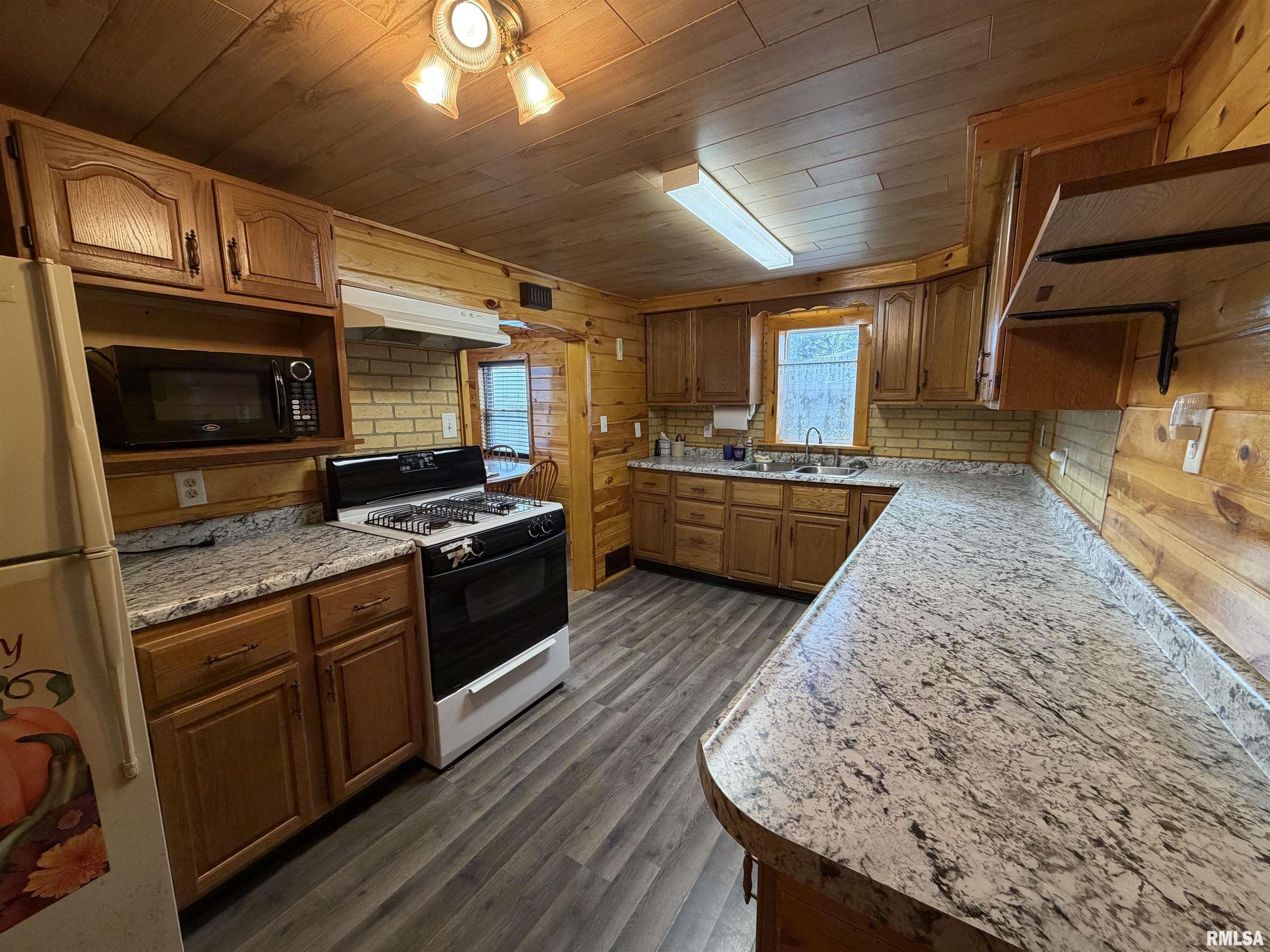 1218 McKinley Street Lowpoint, IL 61545 - Photo 8 of 23