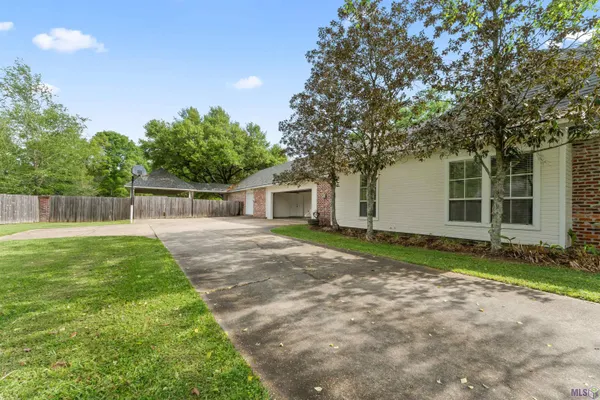 $594,900 | 3607 Red Clover Avenue, Zachary, LA 70791