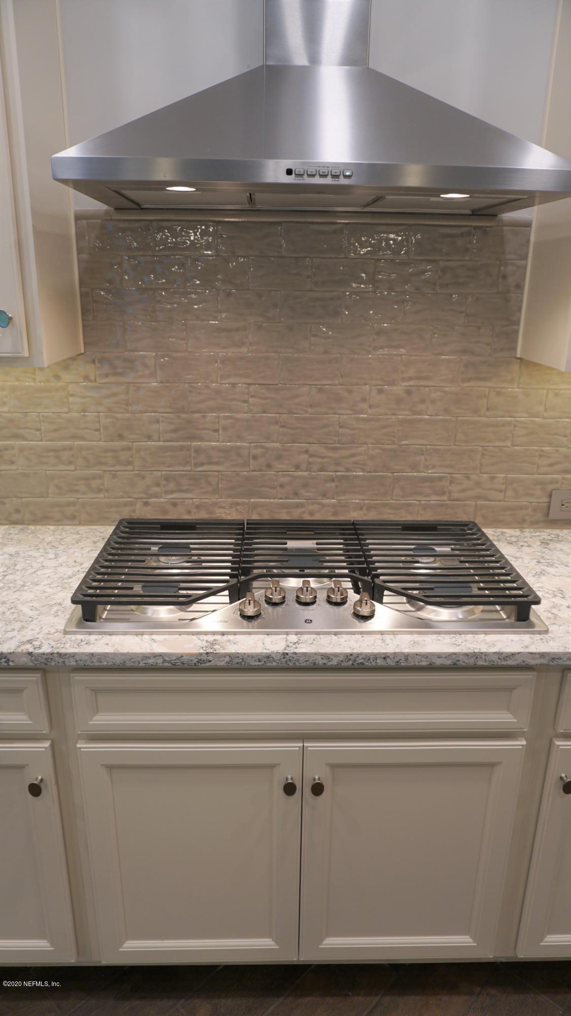 300 Shadow Rdg Trail Ponte Vedra, FL 32081 - Photo 19 of 51 Cooktop