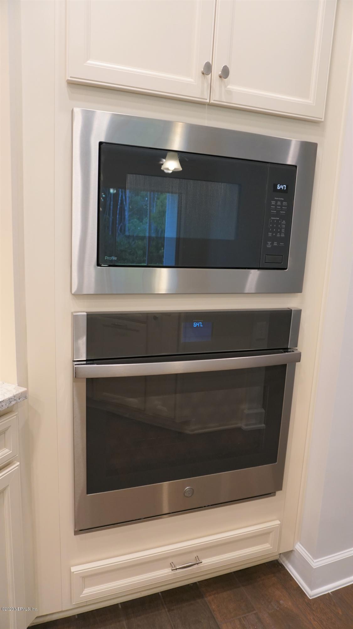 300 Shadow Rdg Trail Ponte Vedra, FL 32081 - Photo 24 of 51 Wall Oven and Microwave
