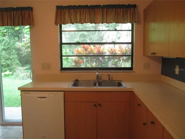 $1,750 | 1750 Atrium Drive, Sun City Center, FL 33573