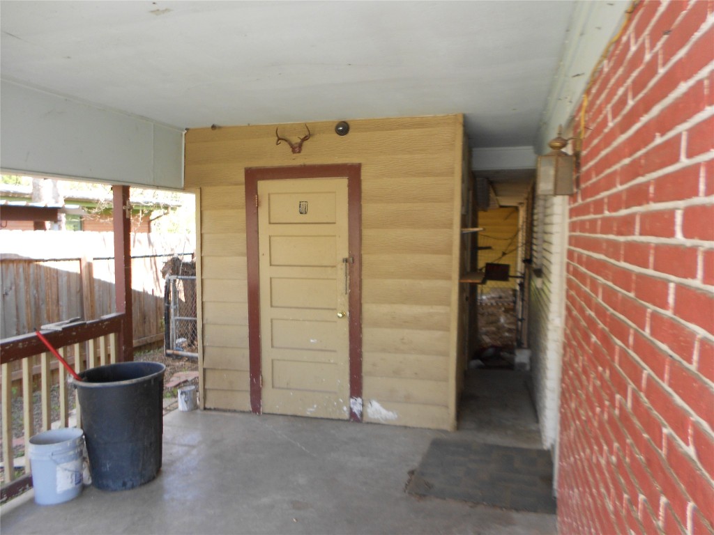 1423 Berene Avenue Austin, TX 78721 - Photo 5 of 24 a view of a storage & utility room