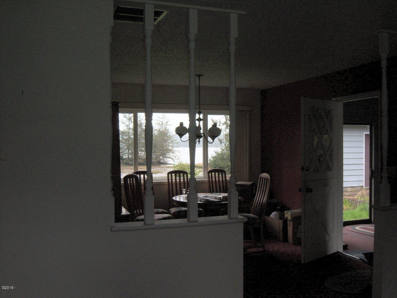 460 Southeast Gibson Road Waldport, OR 97394 - Photo 13 of 21 100_8916