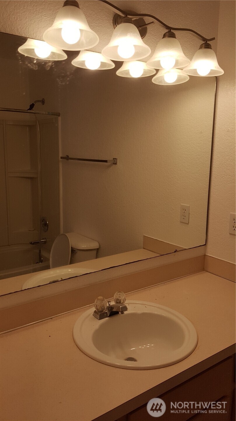 12315 Alexander Road Everett, WA 98204 - Photo 18 of 34 Gallery Image 18