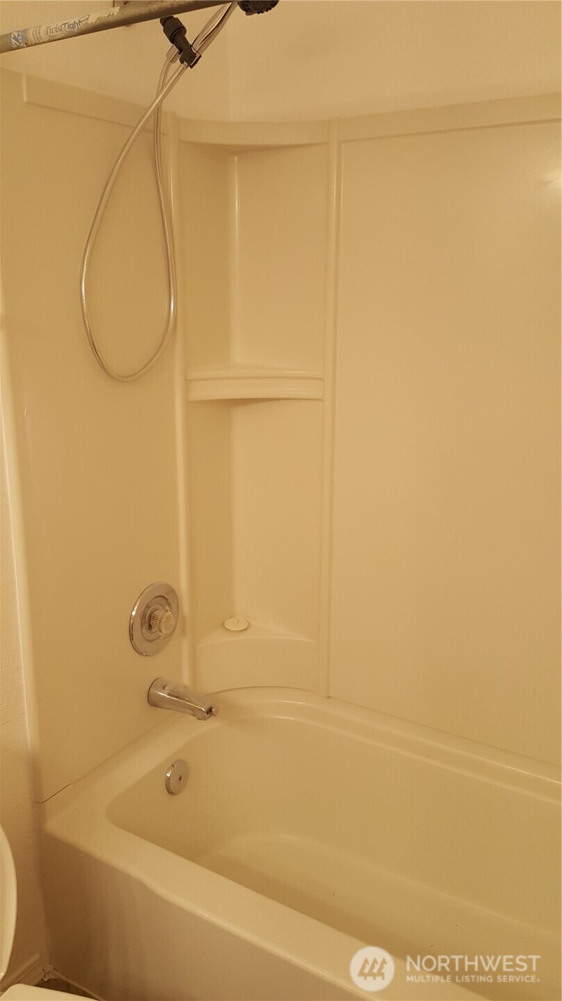 12315 Alexander Road Everett, WA 98204 - Photo 19 of 34 Gallery Image 19