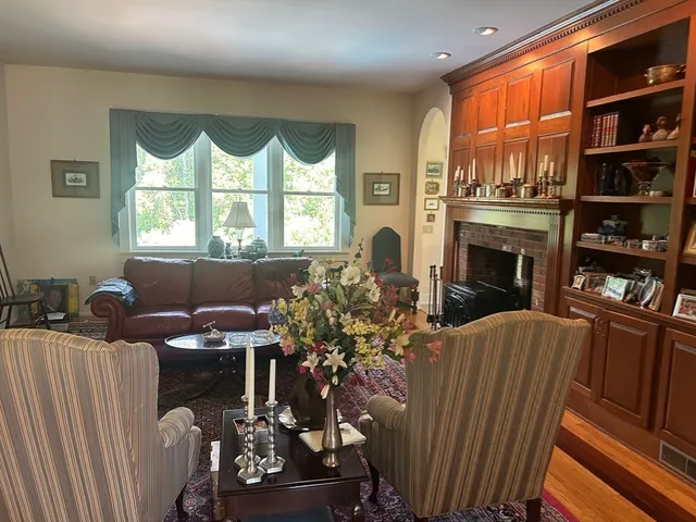 $1,690,000 | 365 Middle Street, Amherst, MA 01002