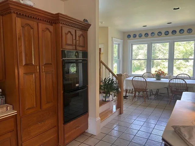 $1,690,000 | 365 Middle Street, Amherst, MA 01002