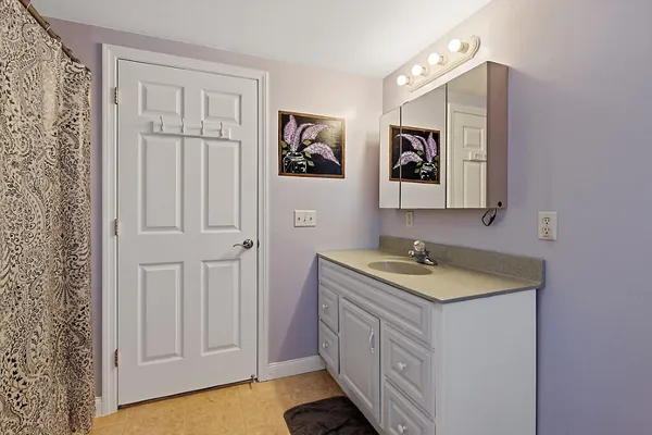 $399,999 | 33 Belfast Augusta Road, Searsmont, ME 04973