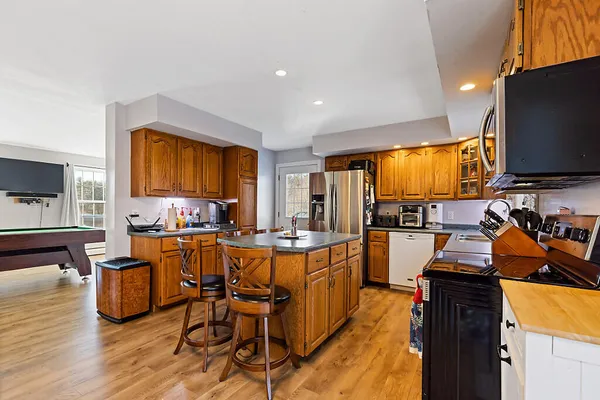 $399,999 | 33 Belfast Augusta Road, Searsmont, ME 04973