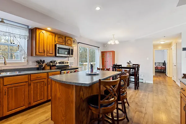 $399,999 | 33 Belfast Augusta Road, Searsmont, ME 04973