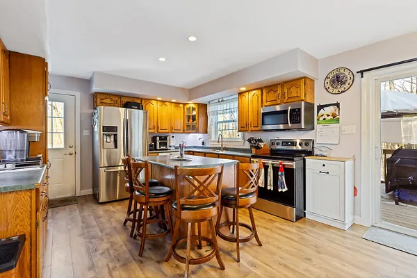 $399,999 | 33 Belfast Augusta Road, Searsmont, ME 04973