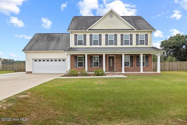 $349,900 | 102 Farmington Drive, Richlands, NC 28574