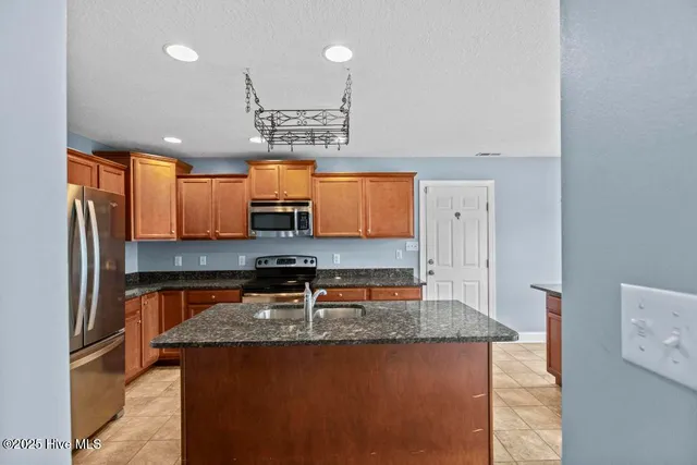 $349,900 | 102 Farmington Drive, Richlands, NC 28574